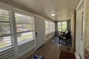 914 17th St W, Bradenton, FL 34205 - Photo 2