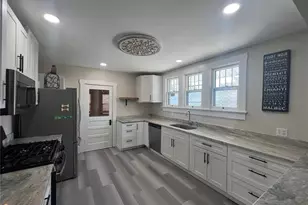 914 17th St W, Bradenton, FL 34205 - Photo 4