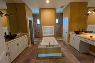 13653 Heritage Way, Sarasota, FL 34240 - Photo 18