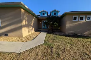 13653 Heritage Way, Sarasota, FL 34240 - Photo 2