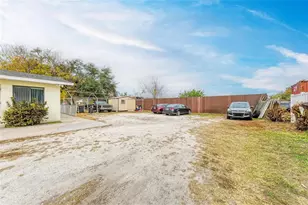 1205 44th Ave E, Bradenton, FL 34203 - Photo 6