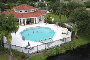 1040 Villagio Cir, Sarasota, FL 34237 - Photo 2