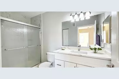 1040 Villagio Circle #201, Sarasota, FL 34237 - Photo 6