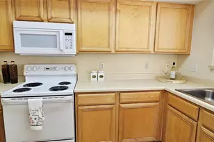 1040 Villagio Cir, Sarasota, FL 34237 - Photo 6