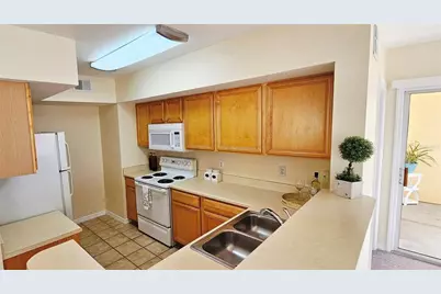 1040 Villagio Circle #201, Sarasota, FL 34237 - Photo 2