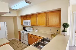 1040 Villagio Cir, Sarasota, FL 34237 - Photo 2