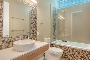 160 Whittier Dr, Sarasota, FL 34236 - Photo 44