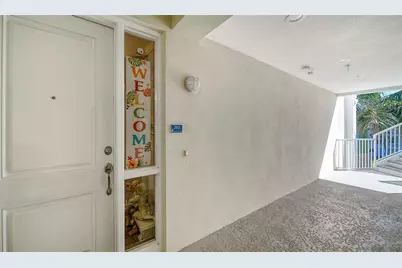 7910 34th Avenue W #203, Bradenton, FL 34209 - Photo 2