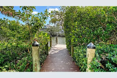 513 Villa Rosa Way, Anna Maria, FL 34216 - Photo 44