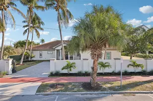125 S Blvd Of Presidents, Sarasota, FL 34236 - Photo 2