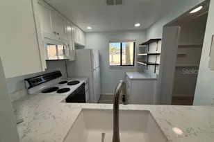 431 Airport Ave E, Venice, FL 34285 - Photo 6