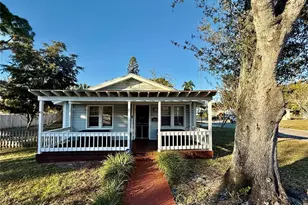 1812 9th St W, Palmetto, FL 34221 - Photo 2