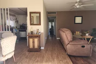 1811 Bedford Ln, Sun City Center, FL 33573 - Photo 6