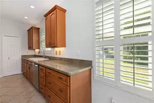 8115 Victoria Falls Cir, Sarasota, FL 34243 - Photo 22