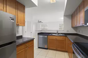 1050 Villagio Cir, Sarasota, FL 34237 - Photo 12