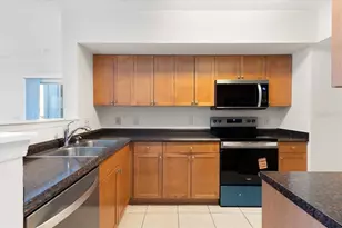 1050 Villagio Cir, Sarasota, FL 34237 - Photo 14