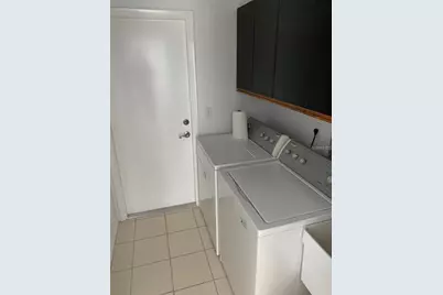 3982 Kingston Drive, Sarasota, FL 34238 - Photo 10