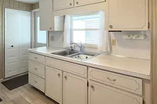 3232 Ash Terrace, Sarasota, FL 34237 - Photo 12