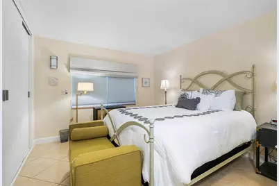 800 Benjamin Franklin Drive #110, Sarasota, FL 34236 - Photo 18