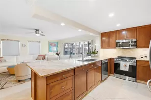 800 Benjamin Franklin Dr, Sarasota, FL 34236 - Photo 4