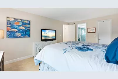 800 Benjamin Franklin Drive #110, Sarasota, FL 34236 - Photo 16