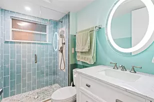 800 Benjamin Franklin Dr, Sarasota, FL 34236 - Photo 20