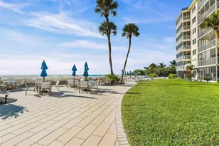 800 Benjamin Franklin Dr, Sarasota, FL 34236 - Photo 28