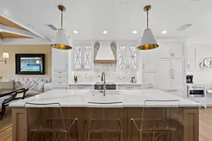 1918 Harbourside Dr, Longboat Key, FL 34228 - Photo 4