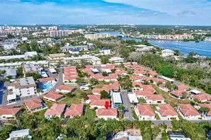 191 Vista Hermosa Cir, Sarasota, FL 34242 - Photo 38