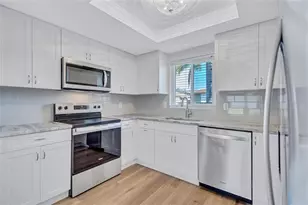 191 Vista Hermosa Cir, Sarasota, FL 34242 - Photo 10