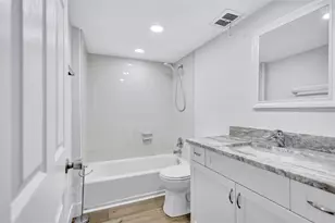 191 Vista Hermosa Cir, Sarasota, FL 34242 - Photo 30