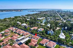 191 Vista Hermosa Cir, Sarasota, FL 34242 - Photo 36