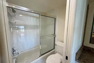 618 Bird Bay Dr S, Venice, FL 34285 - Photo 6