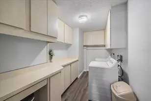 3601 Egerton Cir, Sarasota, FL 34233 - Photo 10