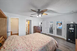 3601 Egerton Cir, Sarasota, FL 34233 - Photo 14