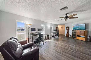 3601 Egerton Cir, Sarasota, FL 34233 - Photo 20