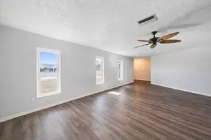 3601 Egerton Cir, Sarasota, FL 34233 - Photo 6