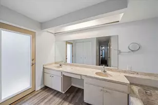 3601 Egerton Cir, Sarasota, FL 34233 - Photo 16