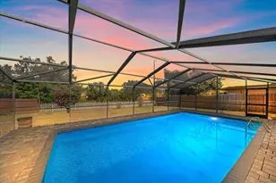 3601 Egerton Cir, Sarasota, FL 34233 - Photo 2