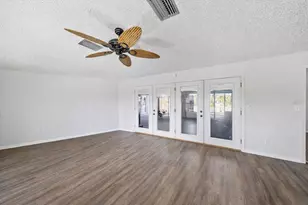 3601 Egerton Cir, Sarasota, FL 34233 - Photo 8