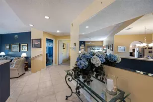 5590 Golf Pointe Dr, Sarasota, FL 34243 - Photo 10