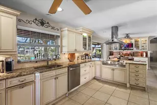 5507 America Dr, Sarasota, FL 34231 - Photo 14