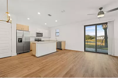 8025 Gulfstream Court, Lakewood Ranch, FL 34202 - Photo 6