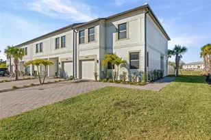 8025 Gulfstream Ct, Lakewood Ranch, FL 34202 - Photo 2