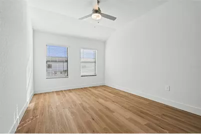 8025 Gulfstream Court, Lakewood Ranch, FL 34202 - Photo 32