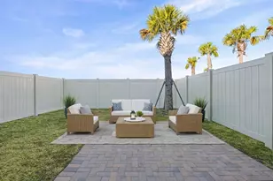 8025 Gulfstream Ct, Lakewood Ranch, FL 34202 - Photo 16