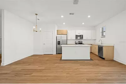 8025 Gulfstream Court, Lakewood Ranch, FL 34202 - Photo 12