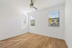 8025 Gulfstream Ct, Lakewood Ranch, FL 34202 - Photo 20