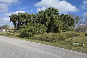 25 Christopher Ct N, Palm Coast, FL 32137 - Photo 1