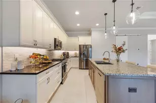 8012 Clearwater Ct, Sarasota, FL 34241 - Photo 10